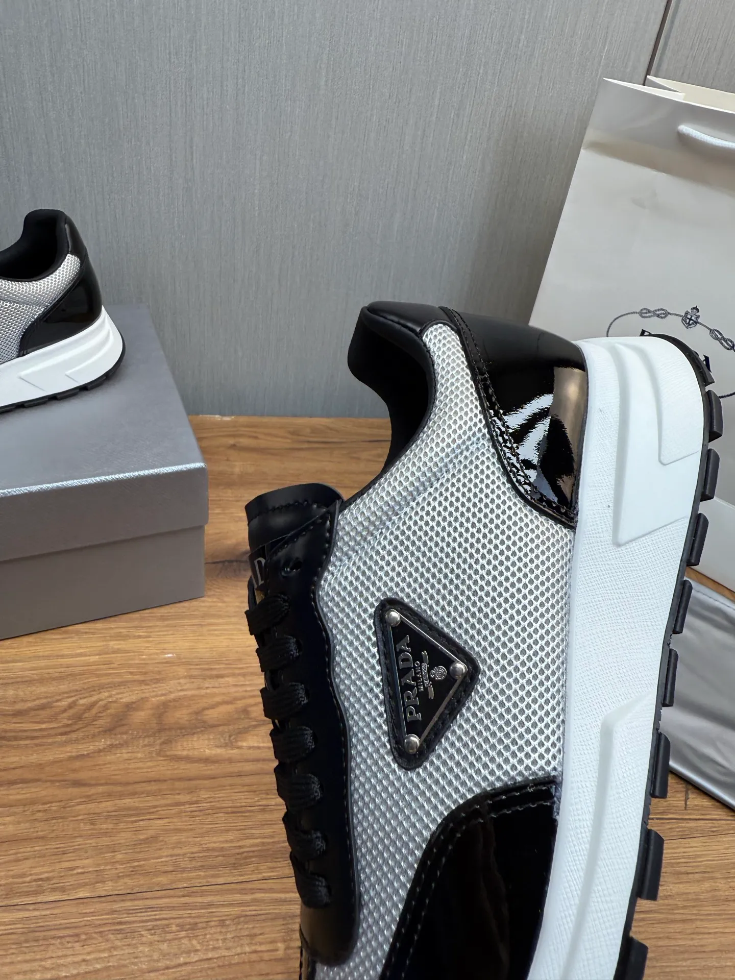 Men's shoes 💰600💰 [PRADA] Popular men's shoes shipped 👏Official website synchronized ⬆️Original cowhide fabric + cowhide lining, 1⃣️:1⃣️reproduction, original sole, 38-45 (45. Customized, non-refundable)